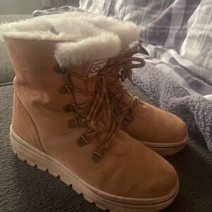 Girls Skechers boots